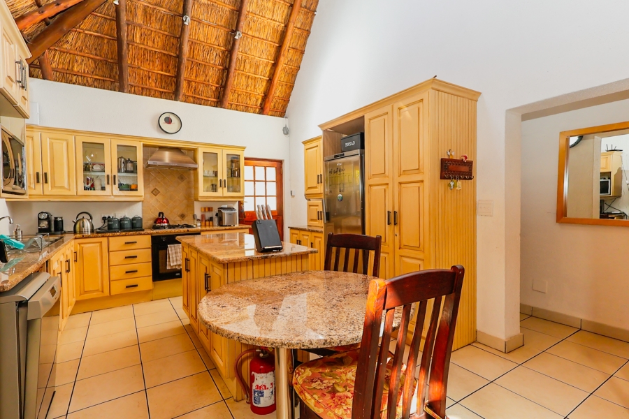 To Let 4 Bedroom Property for Rent in Lakeland North West